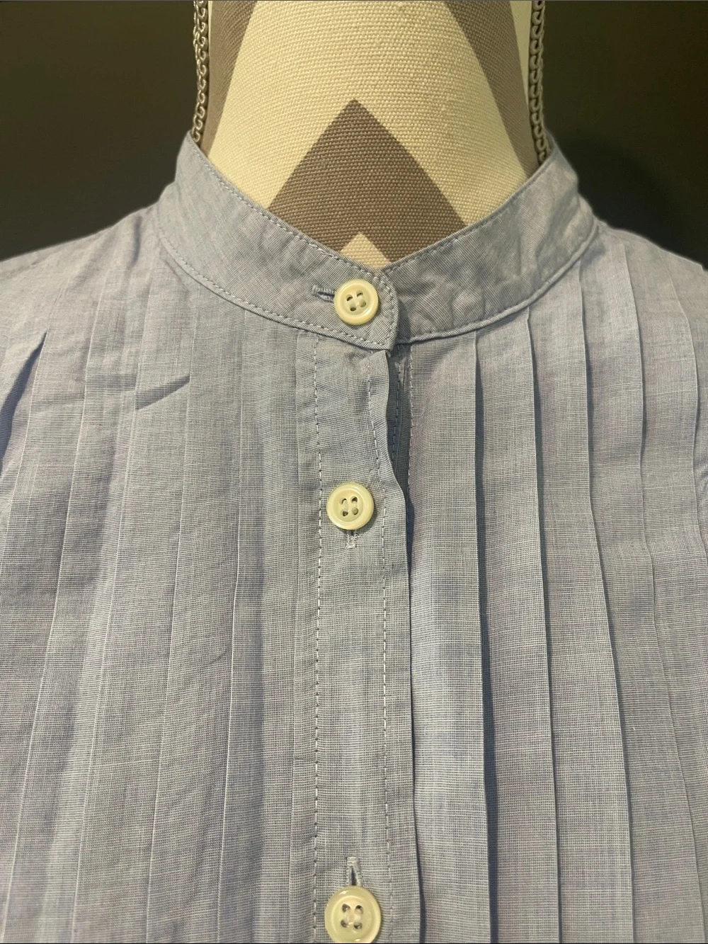 J.Crew Pleated Classic Cotton Button Down Shirt In Light Blue Size M - Picture 2 of 7